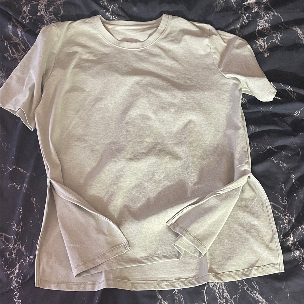 Andar side slit size 4 tee